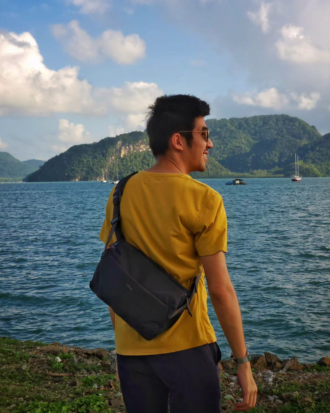 Venture Sling 9L | 一日中外で過ごす日に最適な大容量のクロスボディ